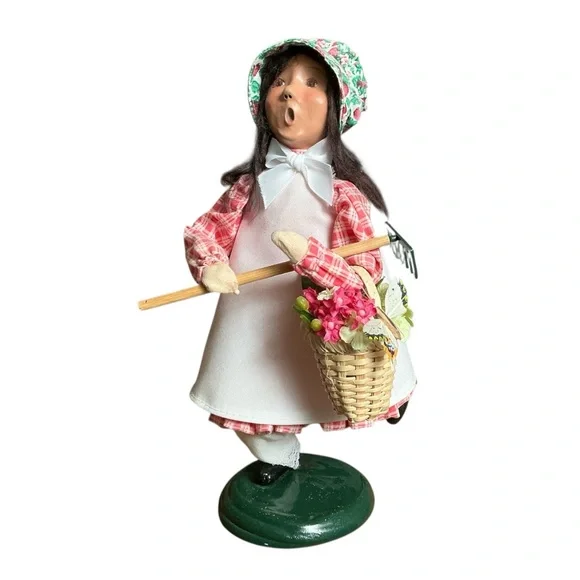 Byers Carolers - Spring Gardening Girl - White Apron - Picture 2 of 7